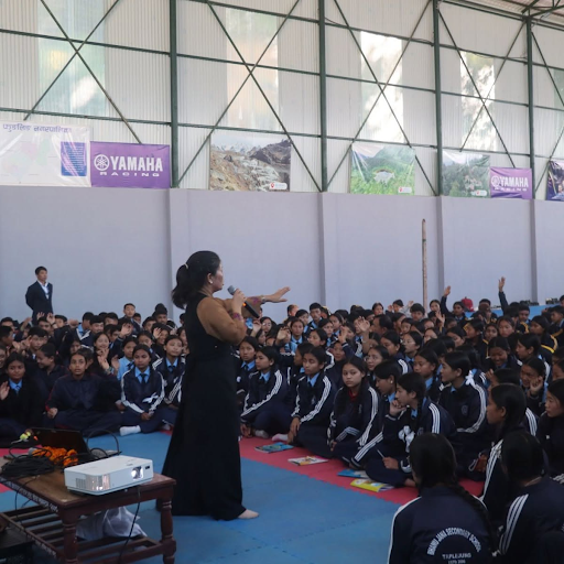 ताप्लेजुङमा विद्यालय सम्पर्क अभियान: SEE विद्यार्थीहरूलाई डिजिटल शिक्षासँग जोड्ने प्रयास